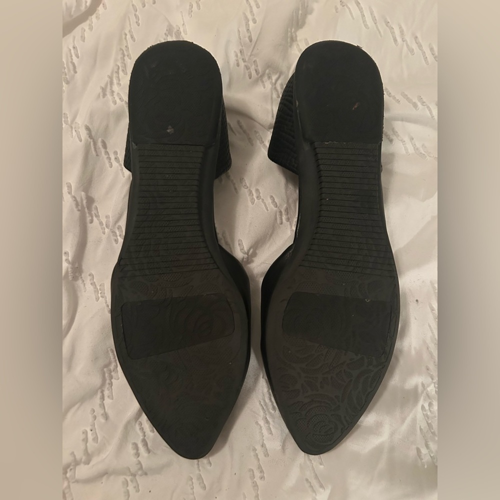 Black flats - Picture 3 of 3